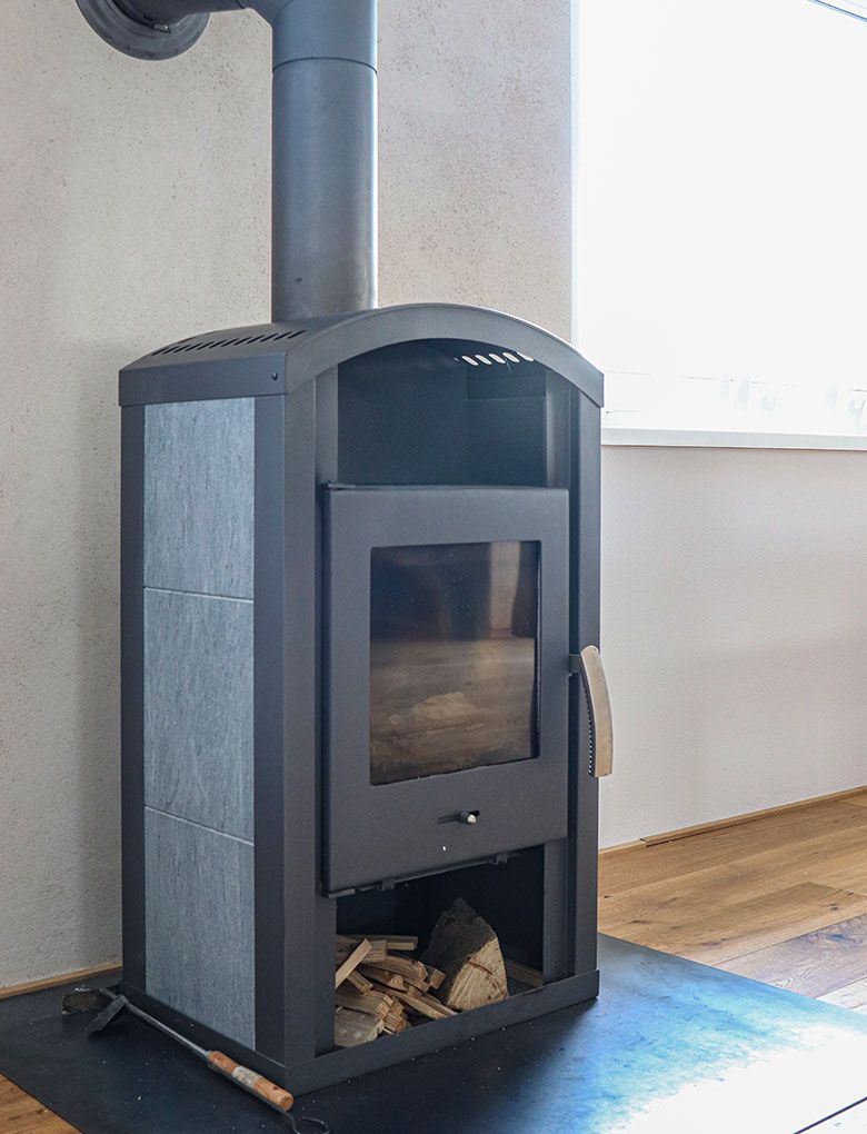 Wohnzimmeraufnahme mit Kamin